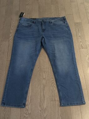 Perry Ellis Men's Blue Jeans - Comfortable Straight Slim Fit Leg 40 X 31 NWT